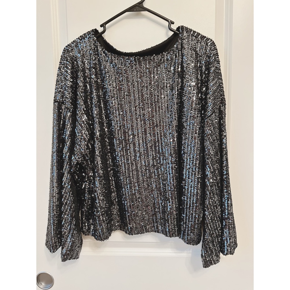 ⭐️ANTHROPOLOGY CUPCAKE AND CASHMERE Sequence Medium Top NWT